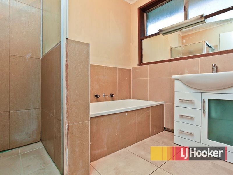 1 Wayside Court, Hampton Park VIC 3976