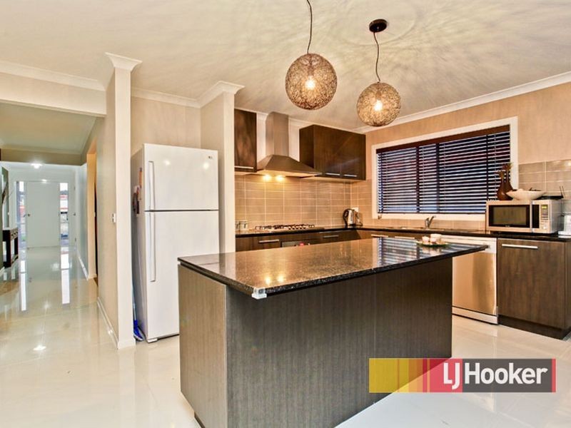 13 Autumn Field Drive, Cranbourne North VIC 3977