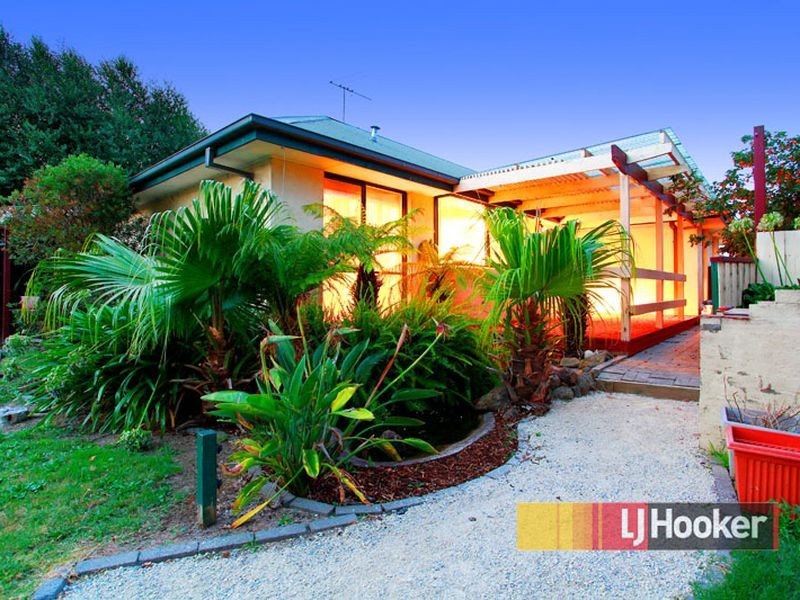 8 Mosig Court, Hampton Park VIC 3976