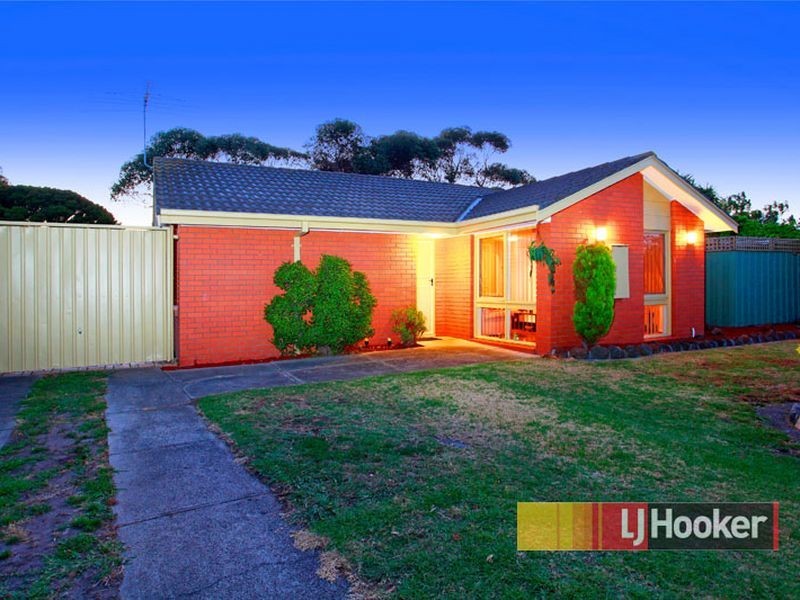 13 Manning Close, Hampton Park VIC 3976