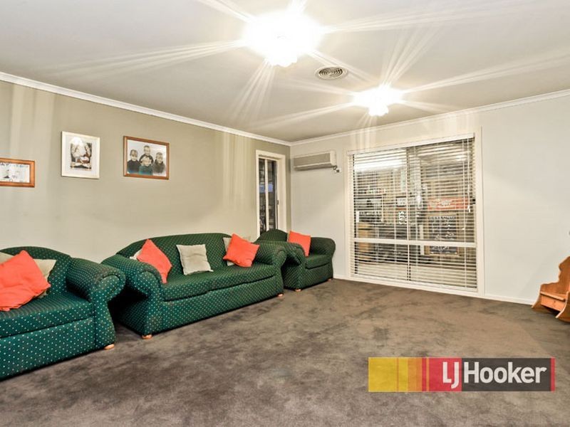 12 Exeter Place, Narre Warren South VIC 3805
