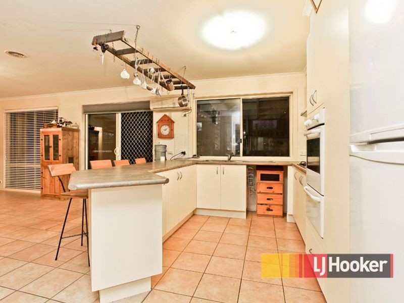 12 Exeter Place, Narre Warren South VIC 3805
