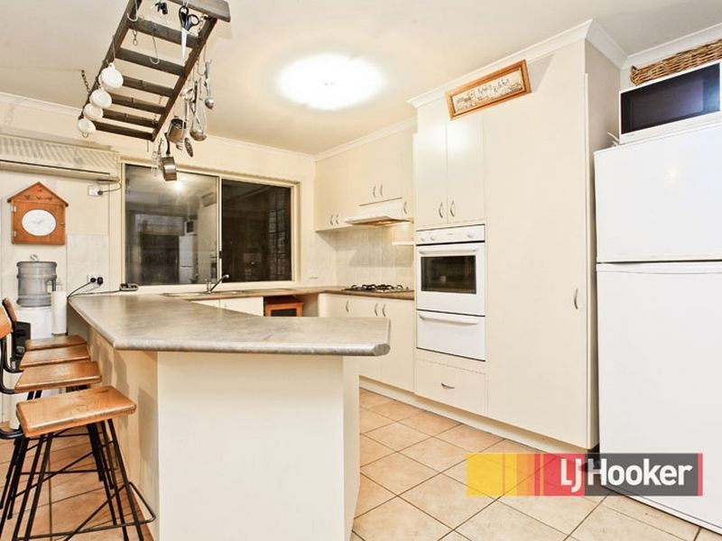 12 Exeter Place, Narre Warren South VIC 3805