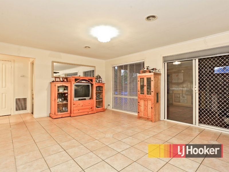 12 Exeter Place, Narre Warren South VIC 3805