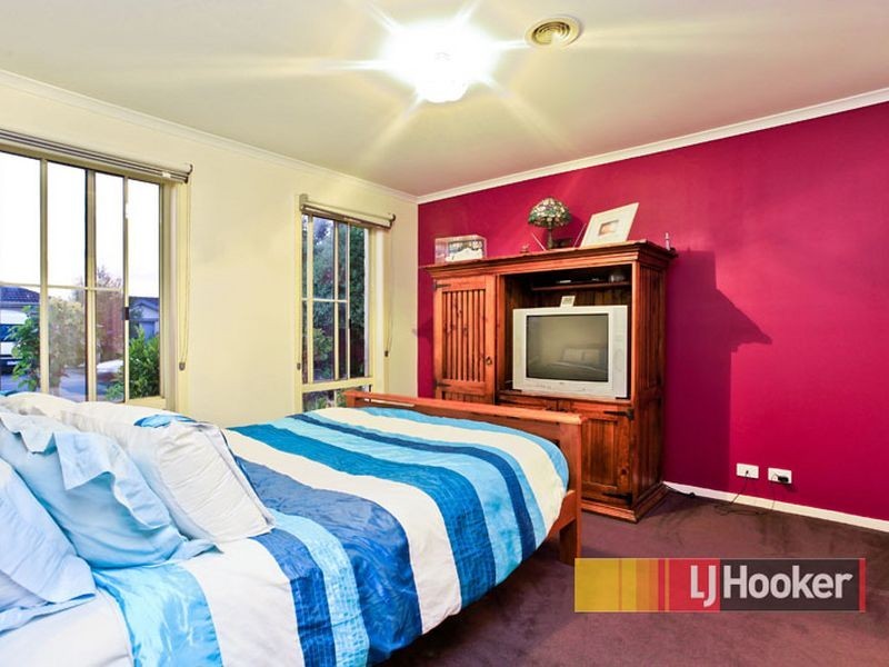12 Exeter Place, Narre Warren South VIC 3805