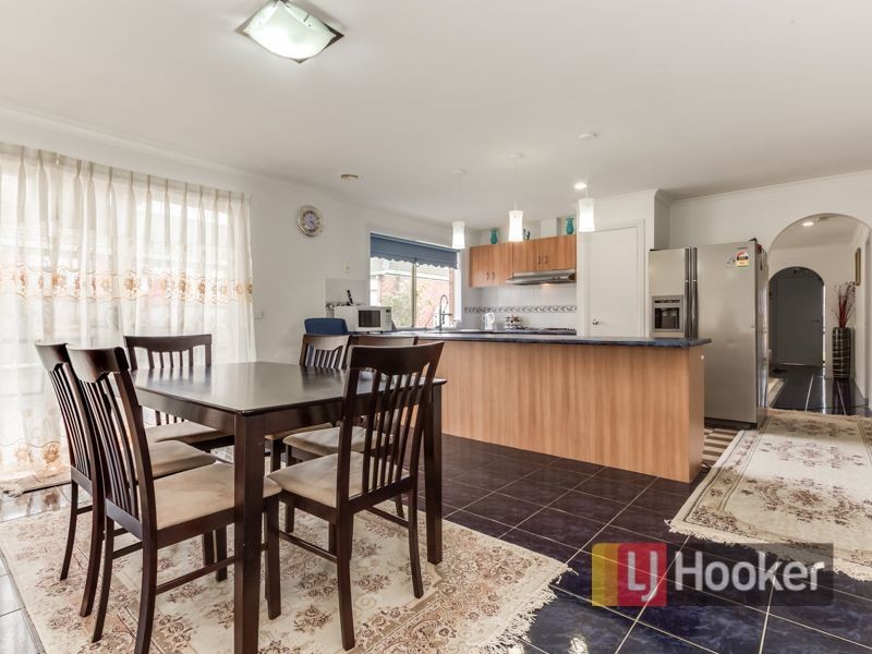22 Elanora Way, Hampton Park VIC 3976