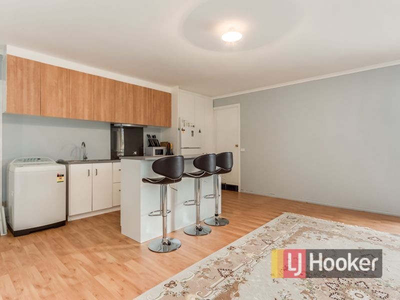 22 Elanora Way, Hampton Park VIC 3976