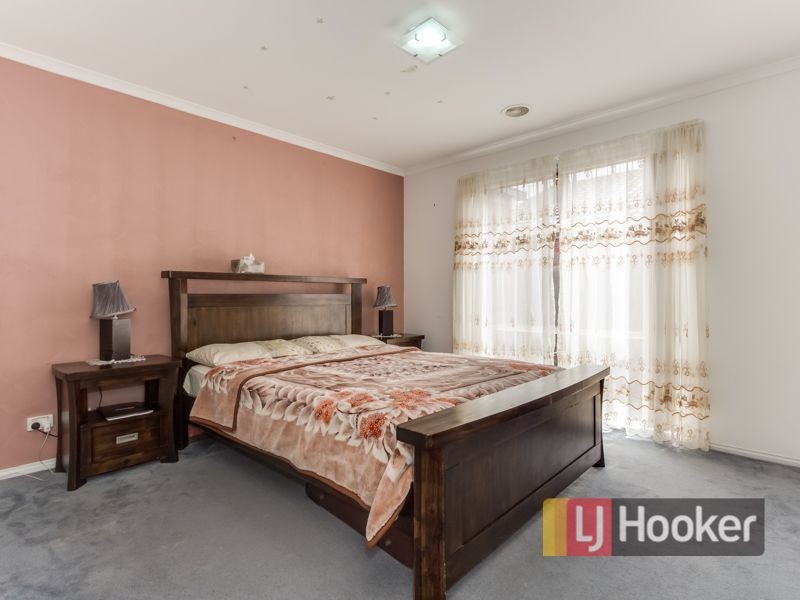 22 Elanora Way, Hampton Park VIC 3976