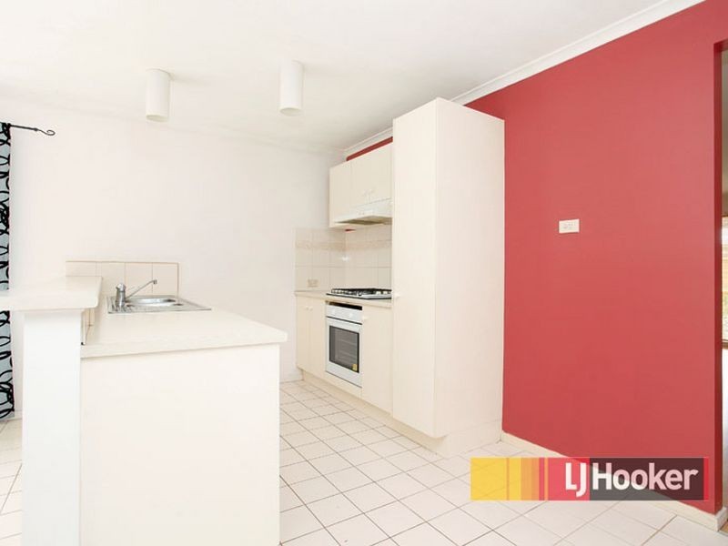 9 Scarborough Avenue, Cranbourne West VIC 3977