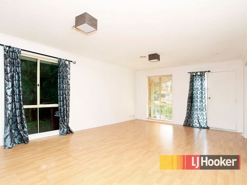 9 Scarborough Avenue, Cranbourne West VIC 3977