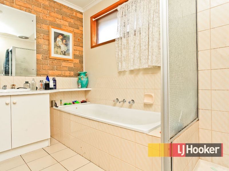 2/55 Leopold Crescent, Hampton Park VIC 3976