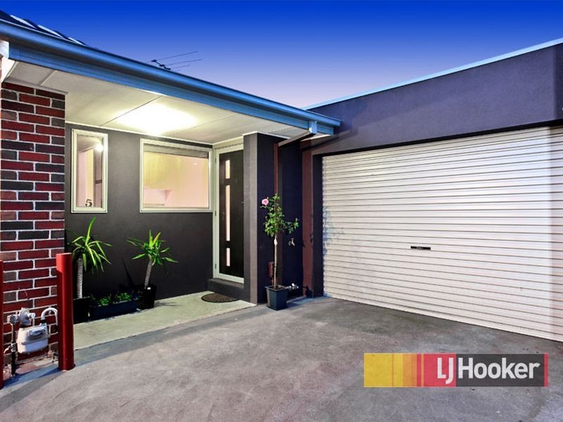 5/1 Henry Street, Pakenham VIC 3810