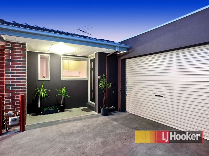 5/1 Henry Street, Pakenham VIC 3810