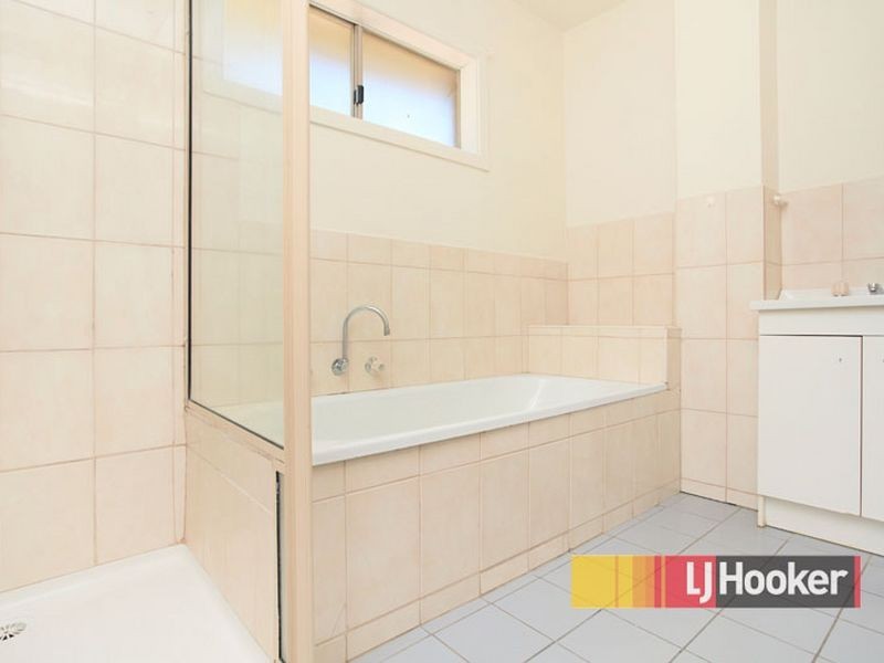 32 Blackwood Drive, Hampton Park VIC 3976