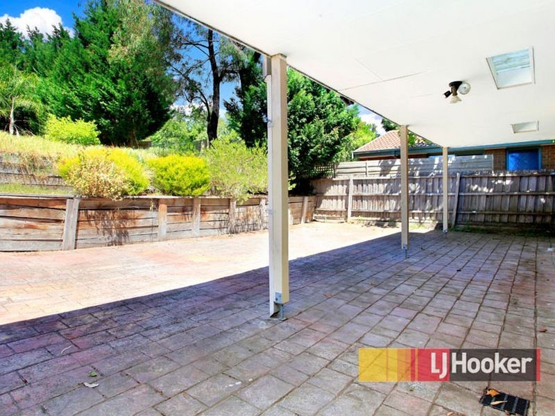 32 Blackwood Drive, Hampton Park VIC 3976