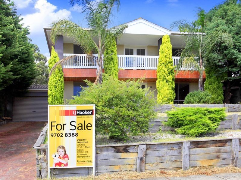 32 Blackwood Drive, Hampton Park VIC 3976