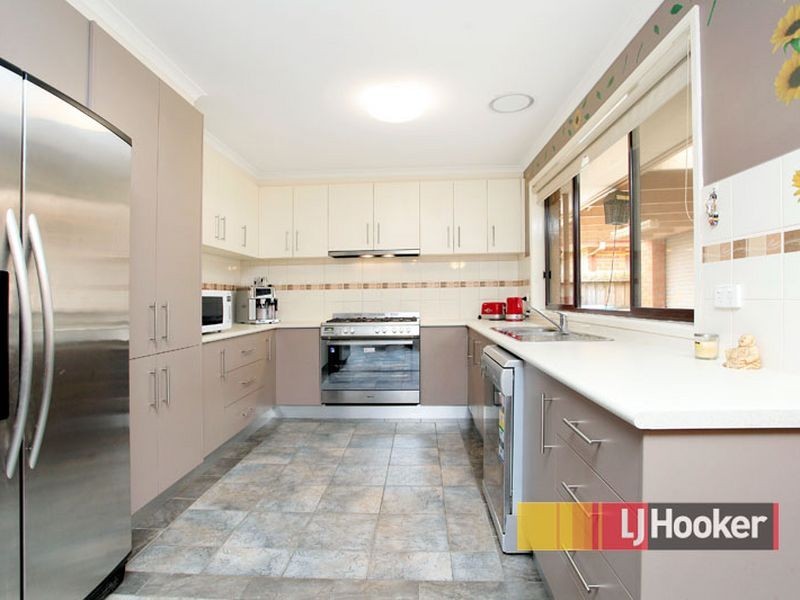 25 Lauren Drive, Hampton Park VIC 3976