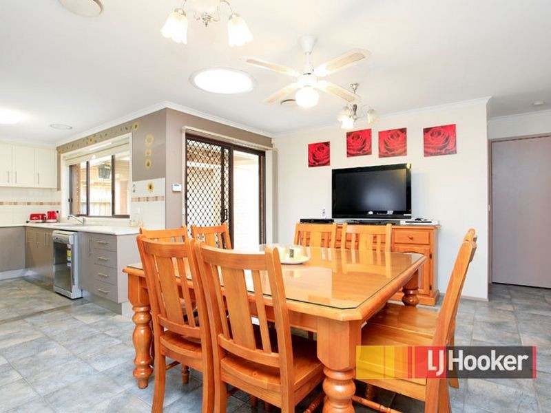 25 Lauren Drive, Hampton Park VIC 3976