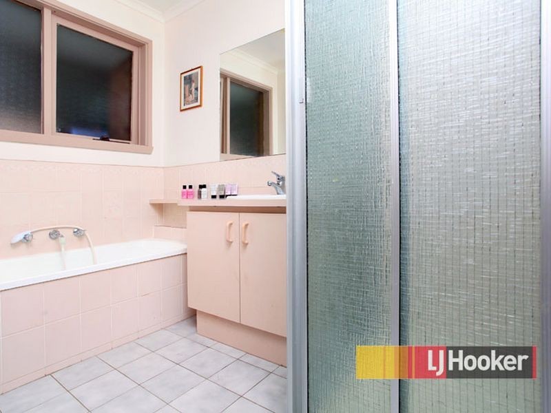 25 Lauren Drive, Hampton Park VIC 3976