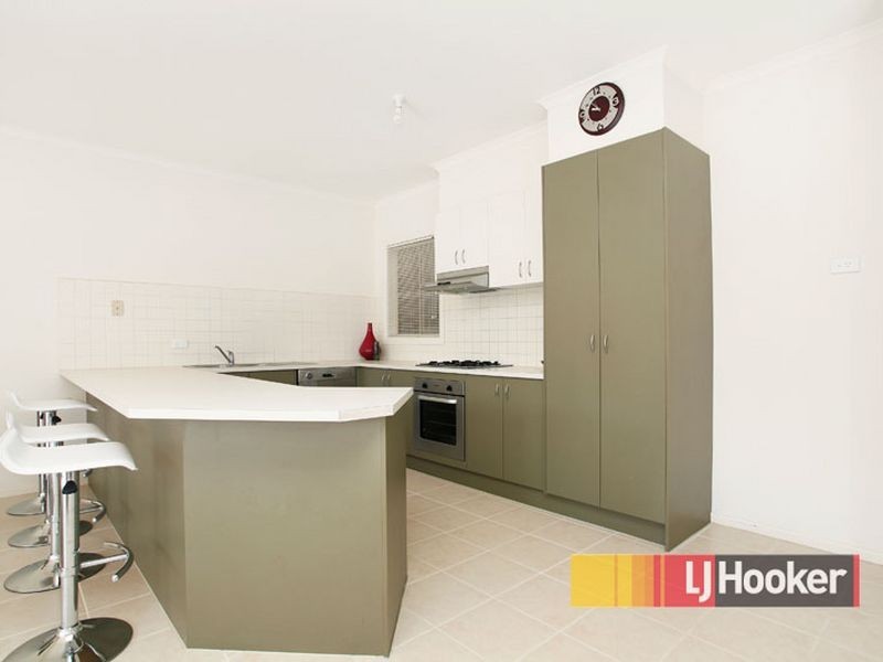 100 Paterson Drive, Lynbrook VIC 3975