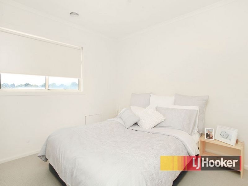 100 Paterson Drive, Lynbrook VIC 3975