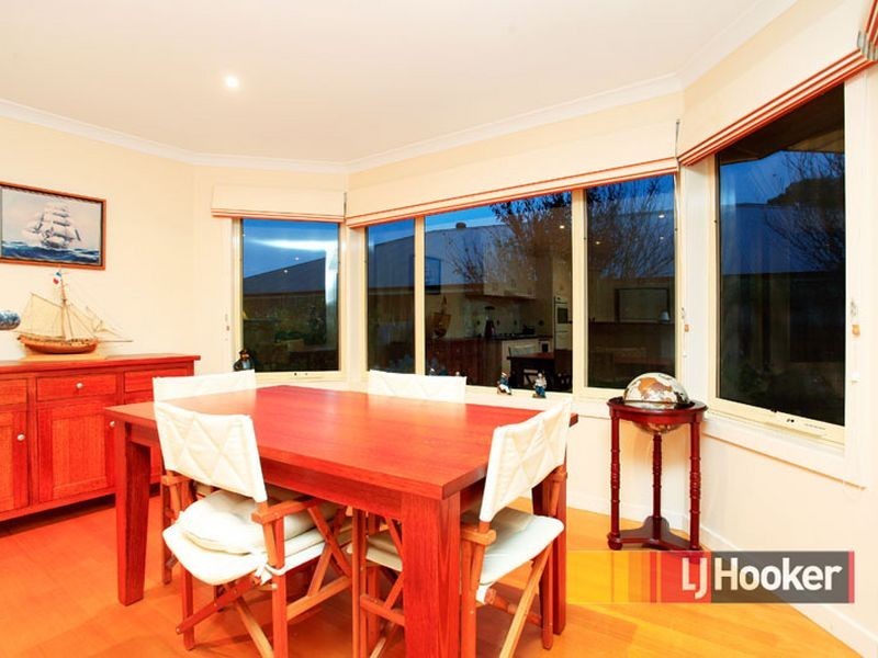 63 Montbrae Circuit, Narre Warren VIC 3805