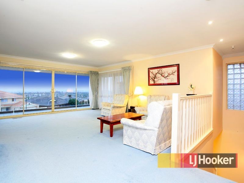 63 Montbrae Circuit, Narre Warren VIC 3805