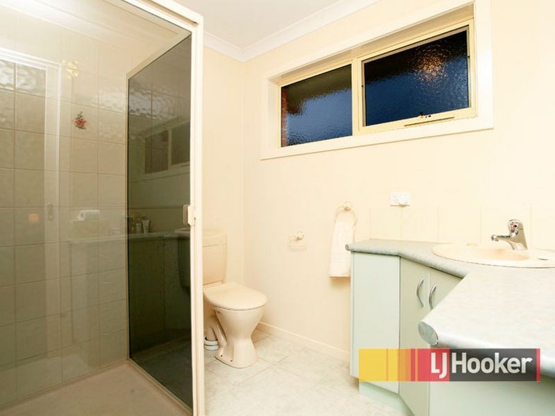 63 Montbrae Circuit, Narre Warren VIC 3805