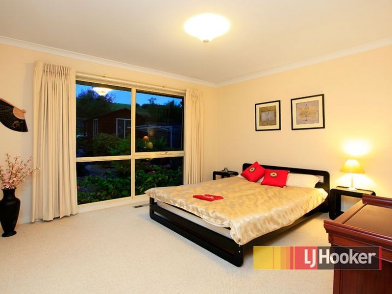 63 Montbrae Circuit, Narre Warren VIC 3805