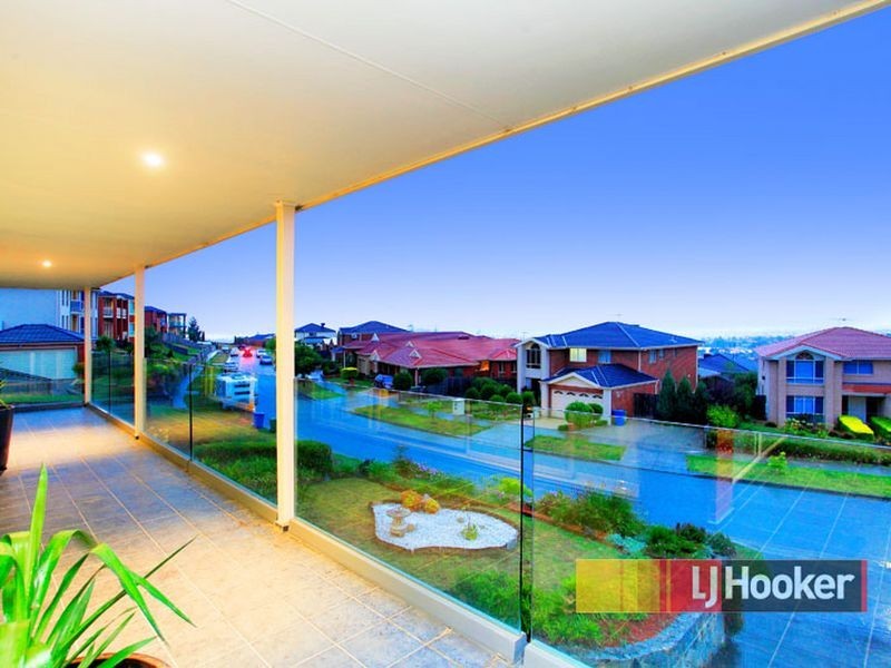 63 Montbrae Circuit, Narre Warren VIC 3805