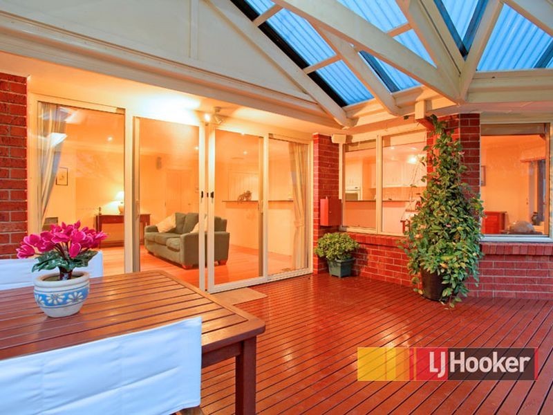 63 Montbrae Circuit, Narre Warren VIC 3805