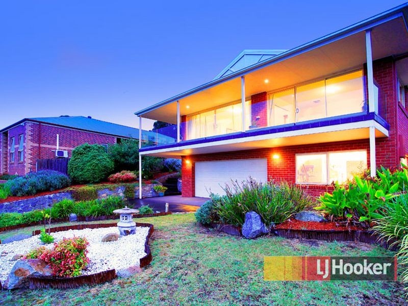 63 Montbrae Circuit, Narre Warren VIC 3805