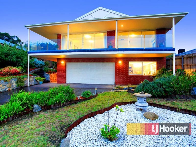 63 Montbrae Circuit, Narre Warren VIC 3805