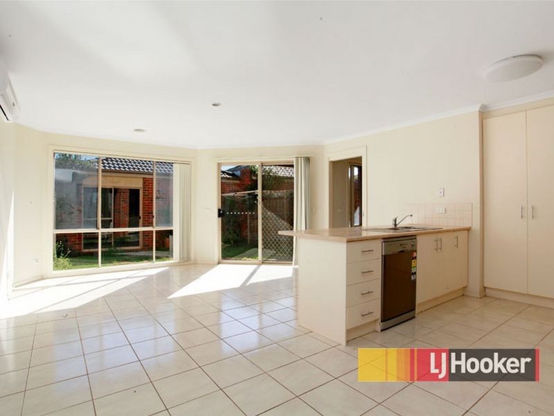 164 Paterson Drive, Lynbrook VIC 3975