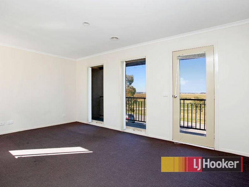 164 Paterson Drive, Lynbrook VIC 3975
