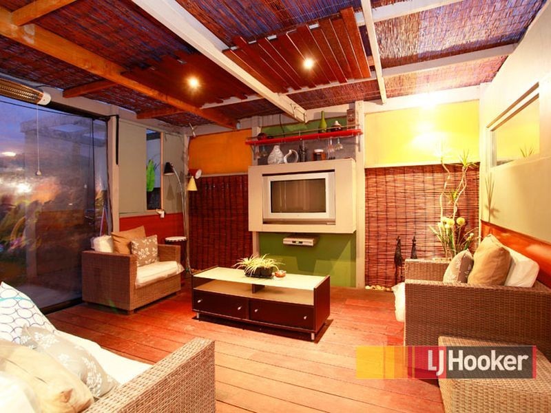 9 Oakman Way, Hampton Park VIC 3976