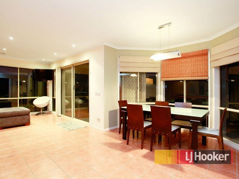 9 Oakman Way, Hampton Park VIC 3976