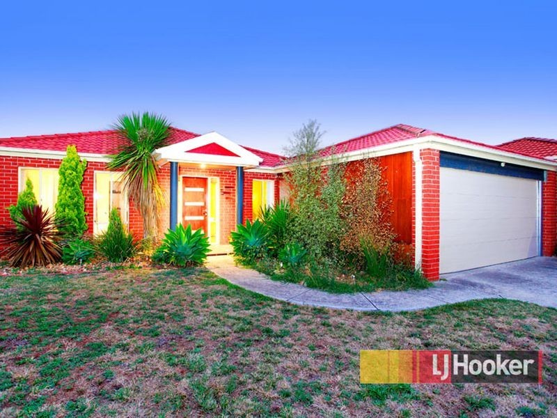 9 Oakman Way, Hampton Park VIC 3976