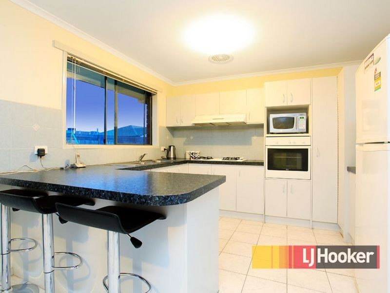 19 Karoonda Way, Hampton Park VIC 3976