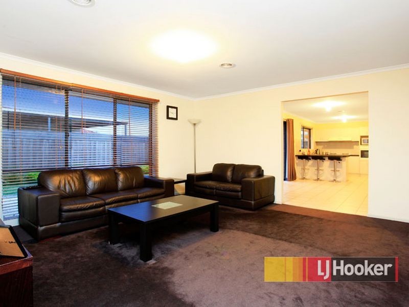 19 Karoonda Way, Hampton Park VIC 3976