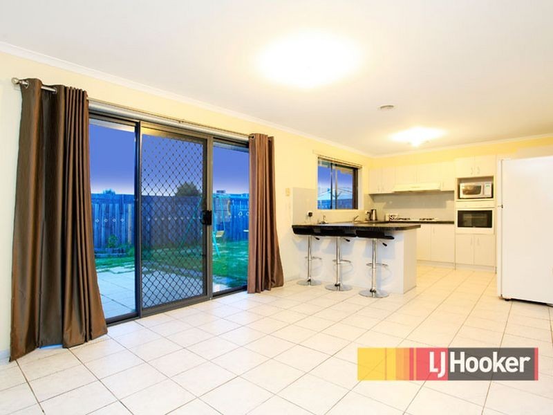 19 Karoonda Way, Hampton Park VIC 3976
