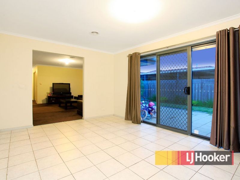 19 Karoonda Way, Hampton Park VIC 3976