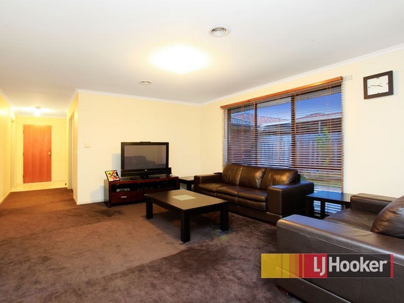 19 Karoonda Way, Hampton Park VIC 3976