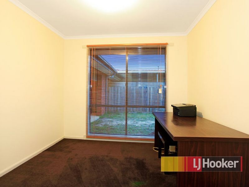 19 Karoonda Way, Hampton Park VIC 3976