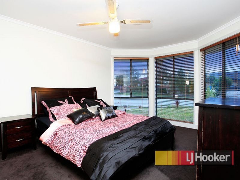 19 Karoonda Way, Hampton Park VIC 3976