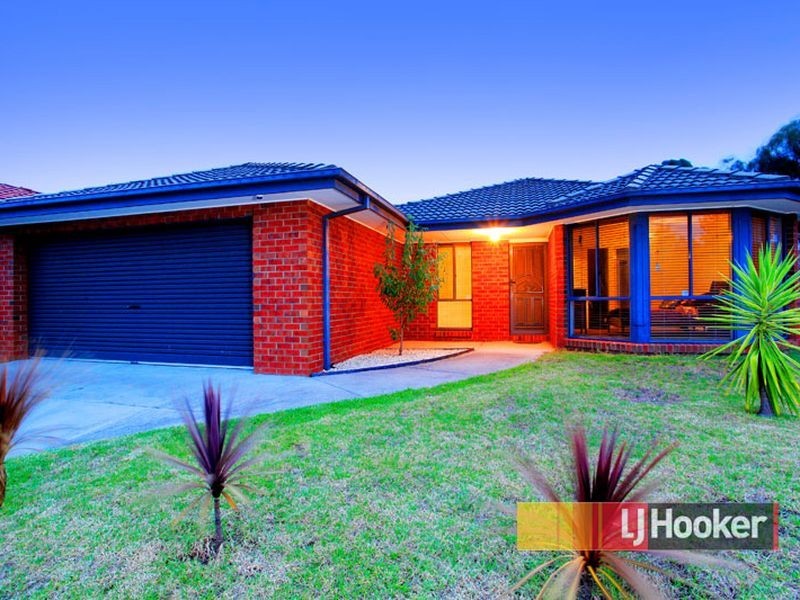 19 Karoonda Way, Hampton Park VIC 3976