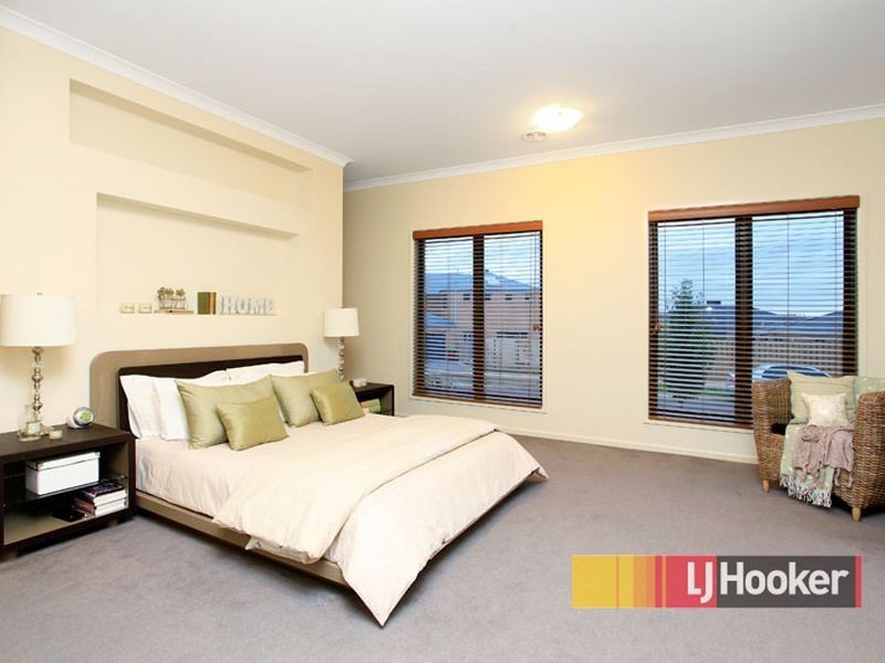 42 Montpelier Drive, Berwick VIC 3806