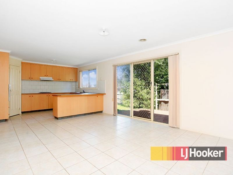 75 Bemersyde Drive, Berwick VIC 3806