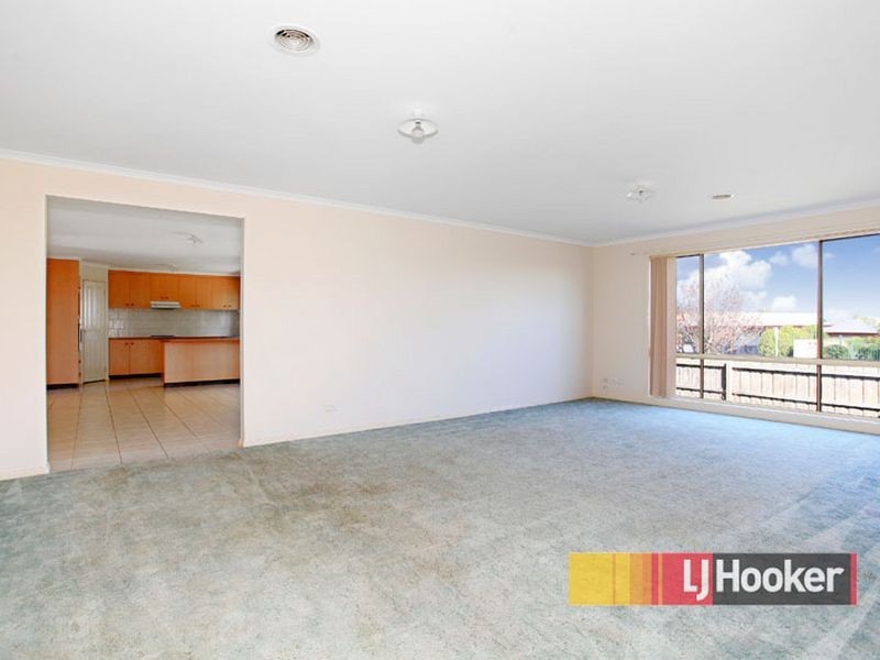 75 Bemersyde Drive, Berwick VIC 3806