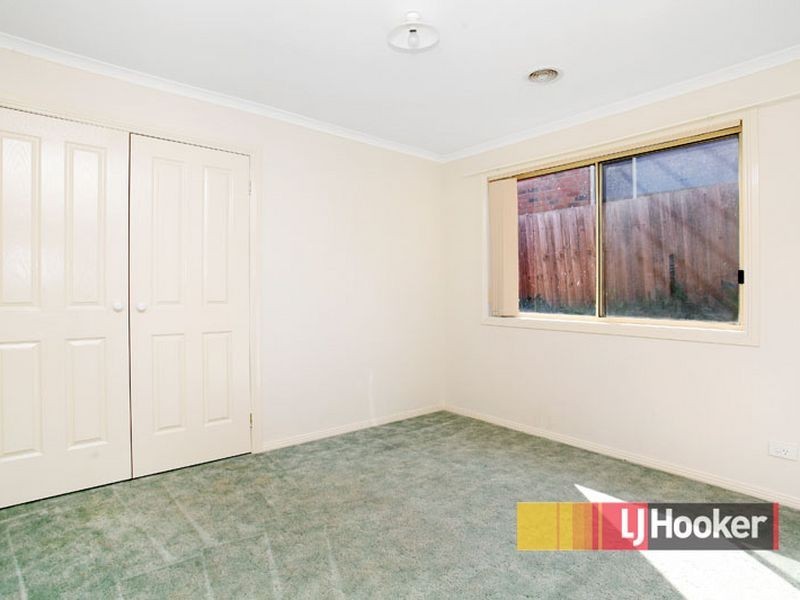 75 Bemersyde Drive, Berwick VIC 3806
